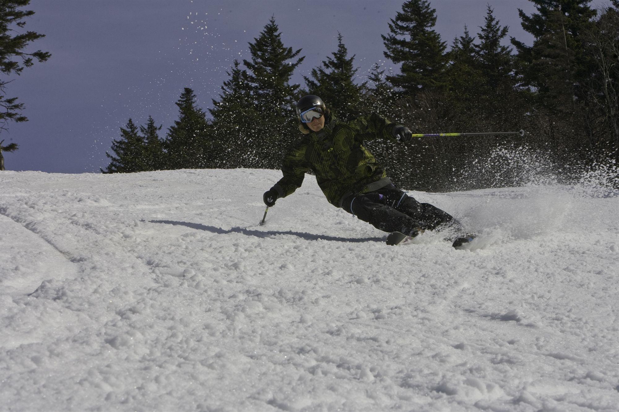 Hotel Snowcrest Snowshoe Exterior foto