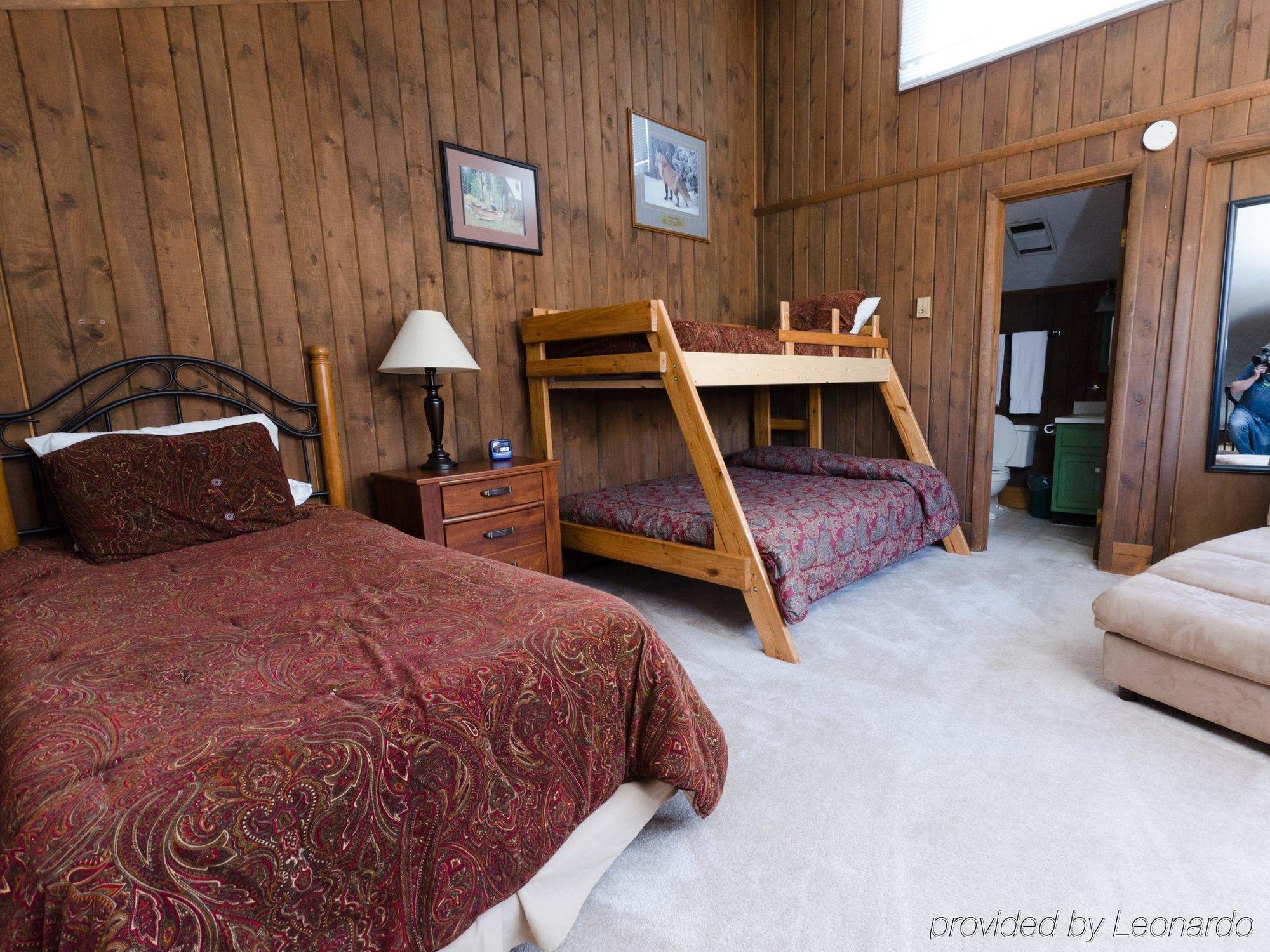 Hotel Snowcrest Snowshoe Exterior foto
